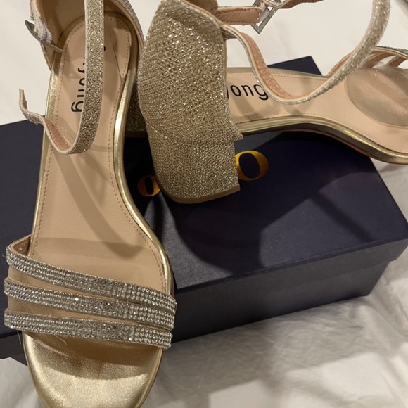 Betsy & Adam Gown Size 6 Petite - Picture 12 of 13